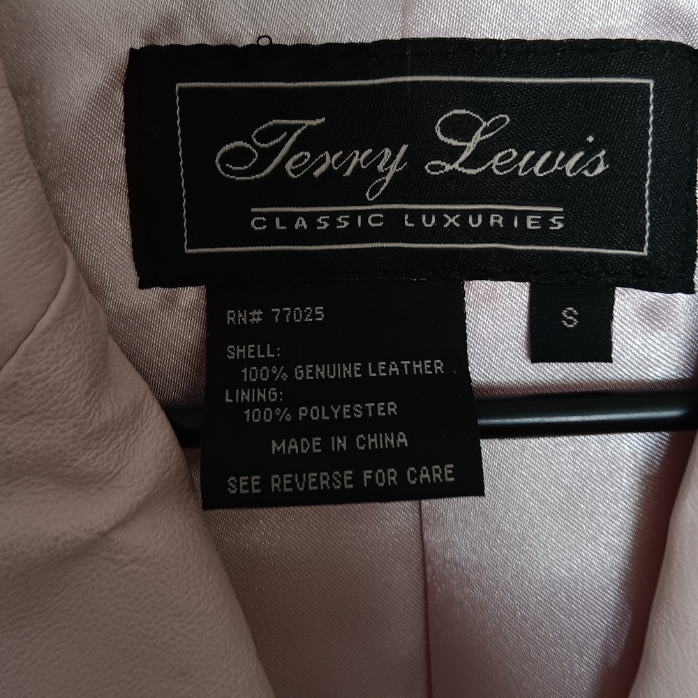Terry Lewis classic luxuries Light Pink Leather mid-length coat